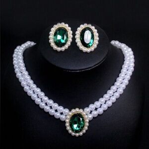 Elegant Green and White Pearl Jewelry Set